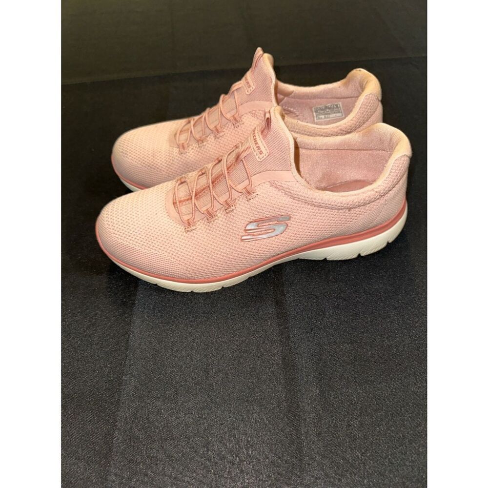 Skechers Women’s Blush Pink Knit Slip-On Athletic Sneakers Size 9.5